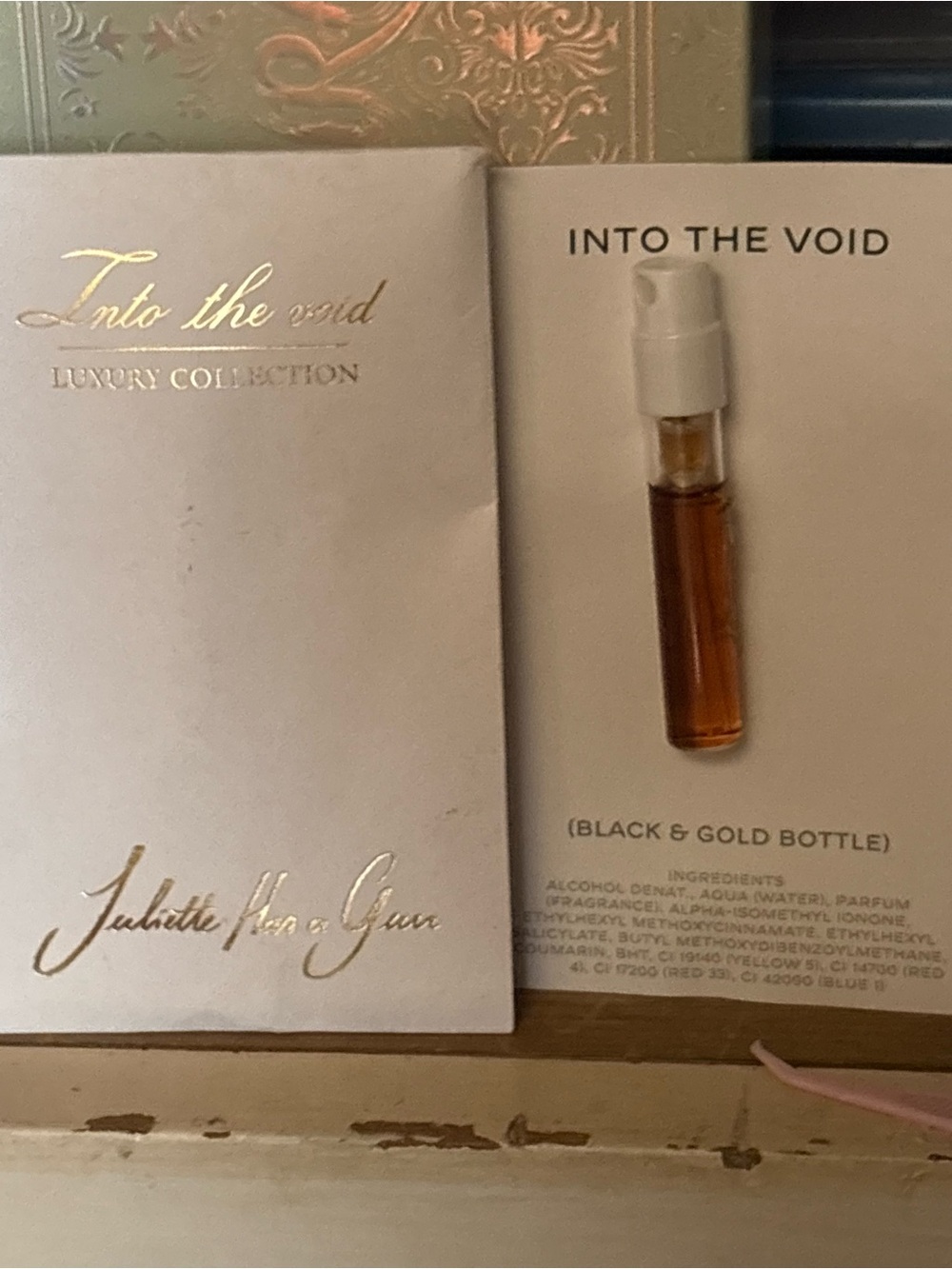 Juliette Has a Gun Into the Void Sample Vial - White & Gold